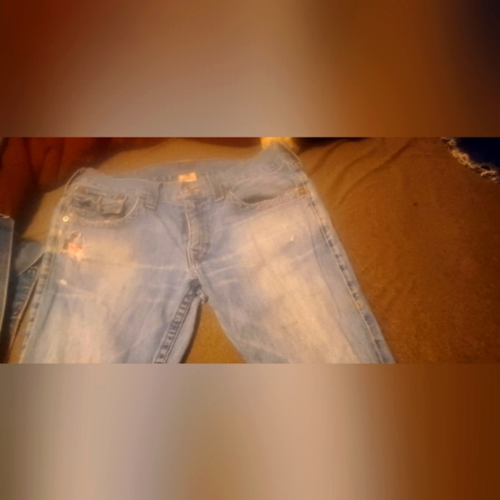 Men's distressed jeans